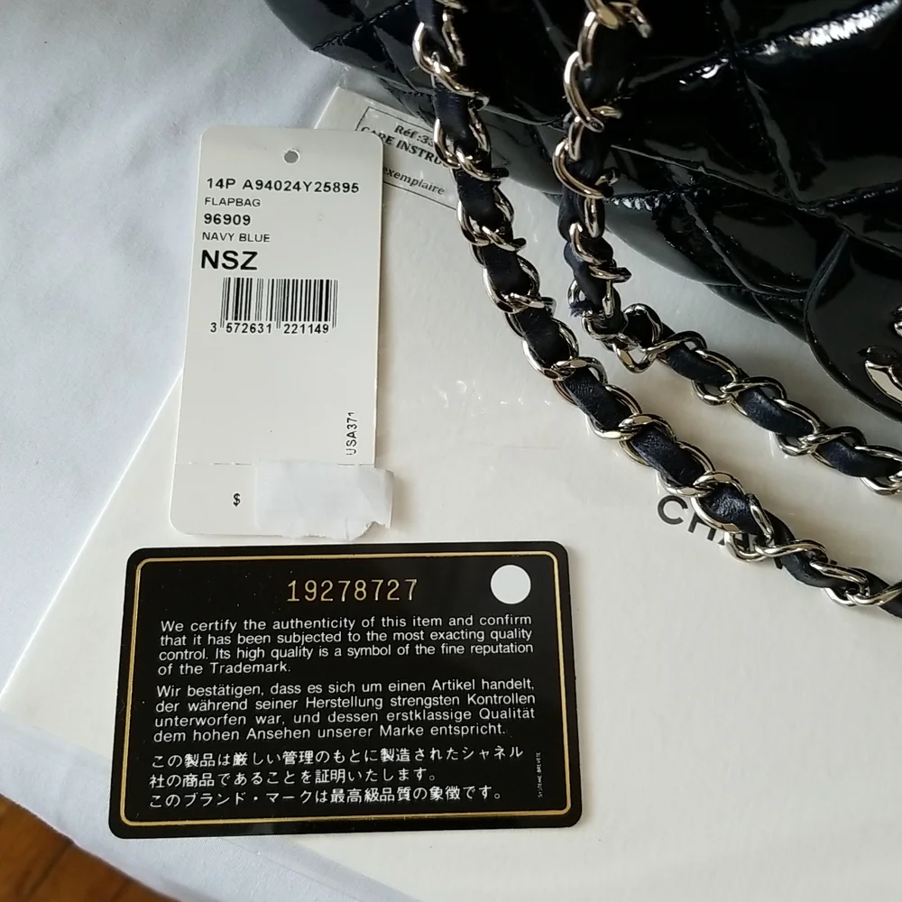 CHANEL Classic Flap Quilted Patent Bag. - Picture 13 of 16